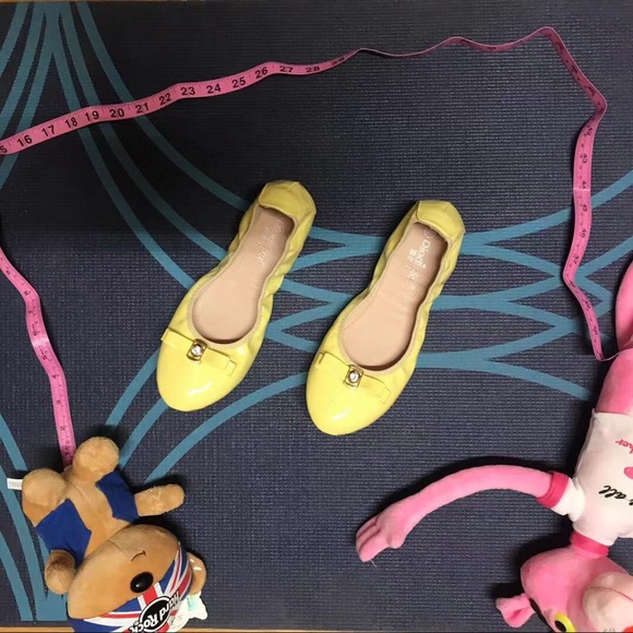 Gorgeous yellow shoes, never worn before! - Picture 5 of 8